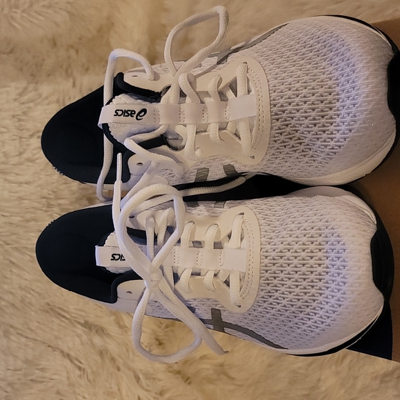 Asics shoes - Picture 2 of 6